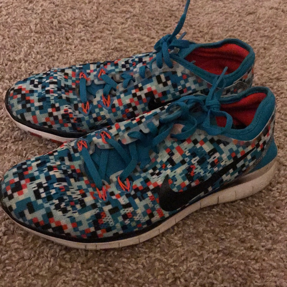 Graphic looking nikes